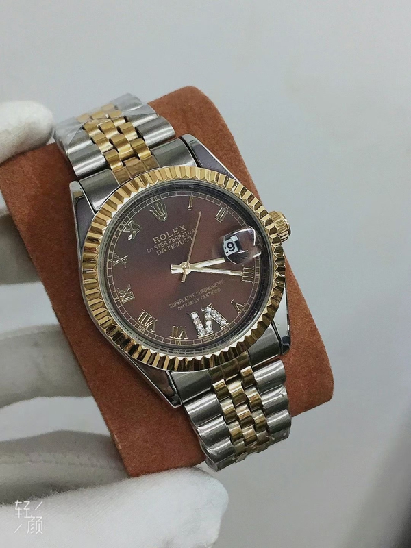 ブランド時計背面デザイン